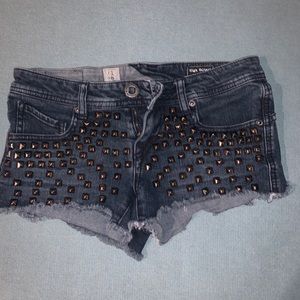 SUPER CUTE STUDDED SHORTS